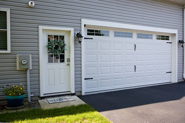 24/7 Emergency Garage Door Panel Replacement experts in Wewoka, OK